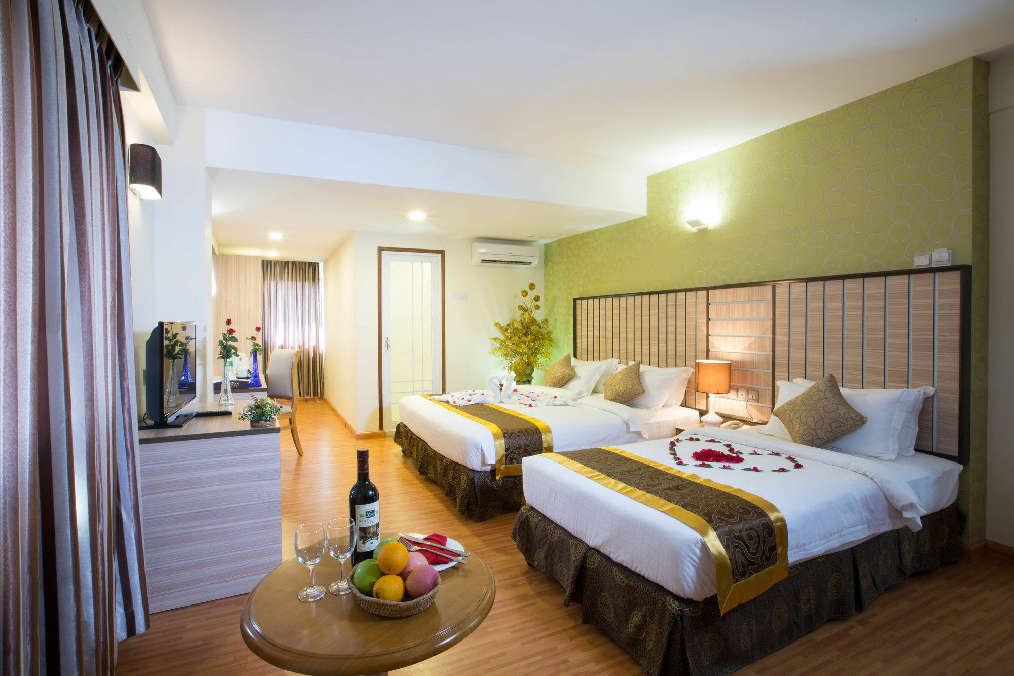 Uptown Hotel Γιανγκόν Εξωτερικό φωτογραφία