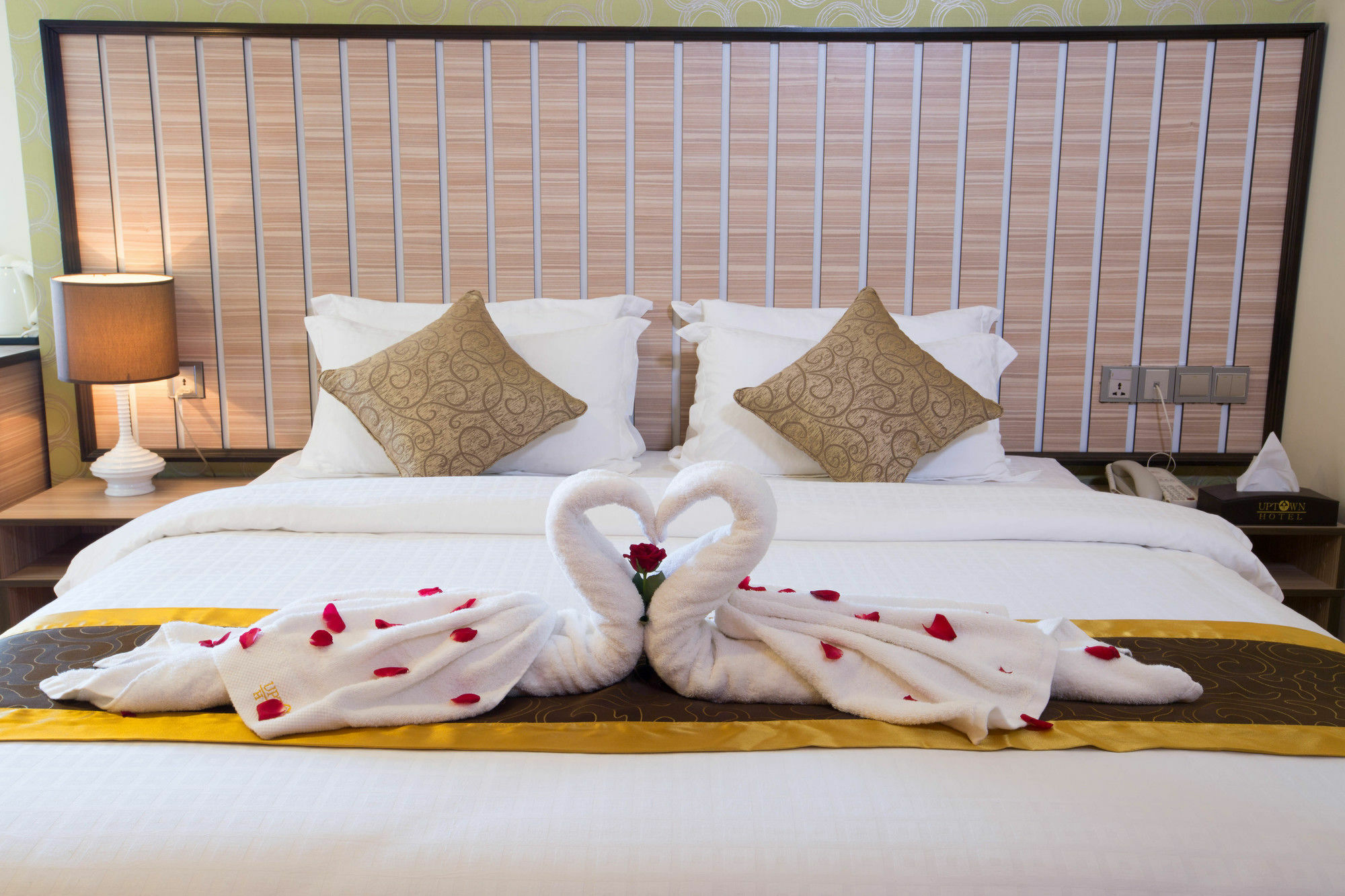 Uptown Hotel Γιανγκόν Εξωτερικό φωτογραφία