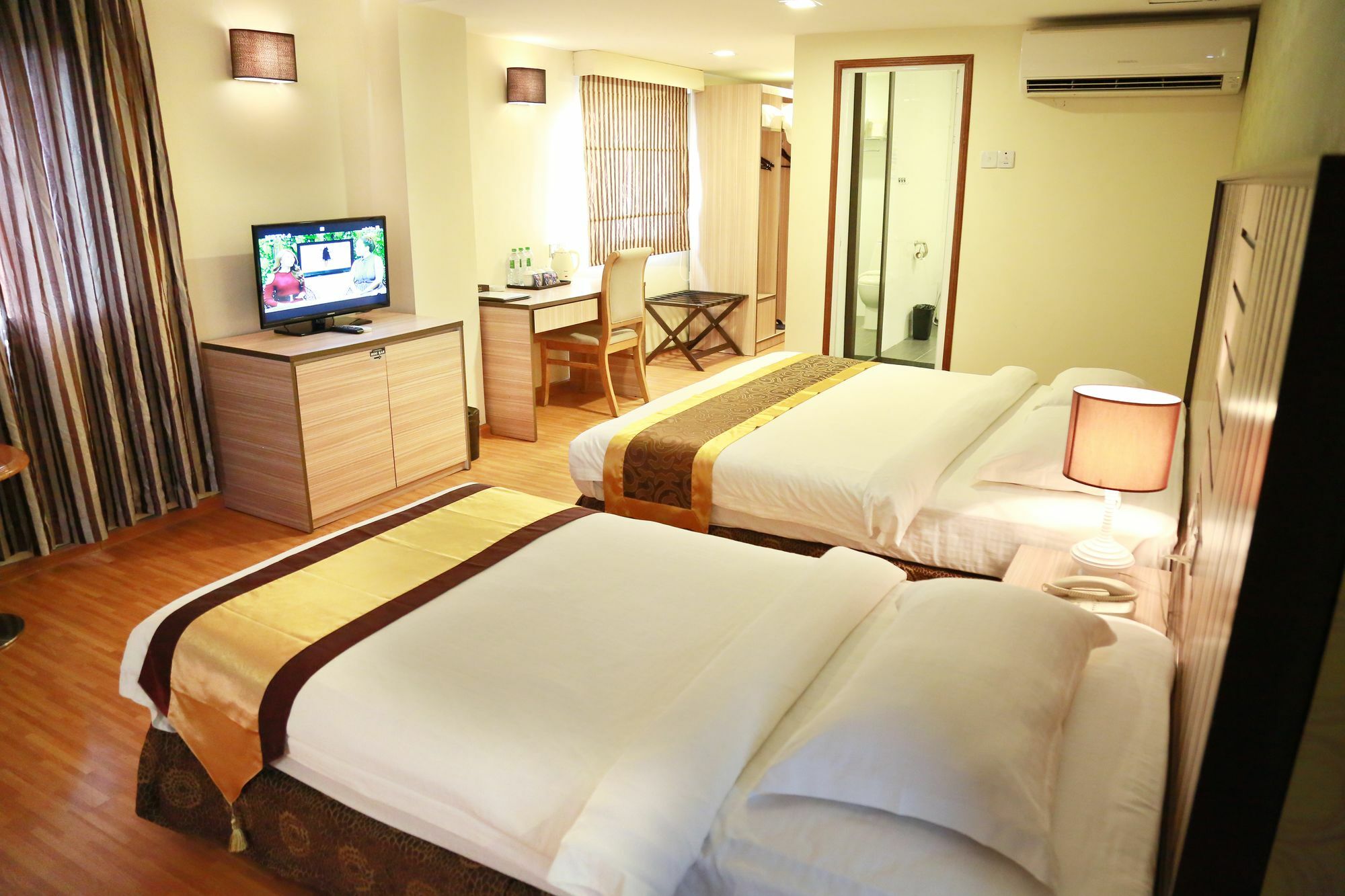 Uptown Hotel Γιανγκόν Εξωτερικό φωτογραφία
